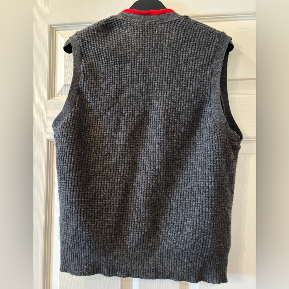 Vintage 1960’s Pilgrim Charcoal Knit Vest w/ Scarlet Trim M/L  Gender Neutral - Picture 3 of 7